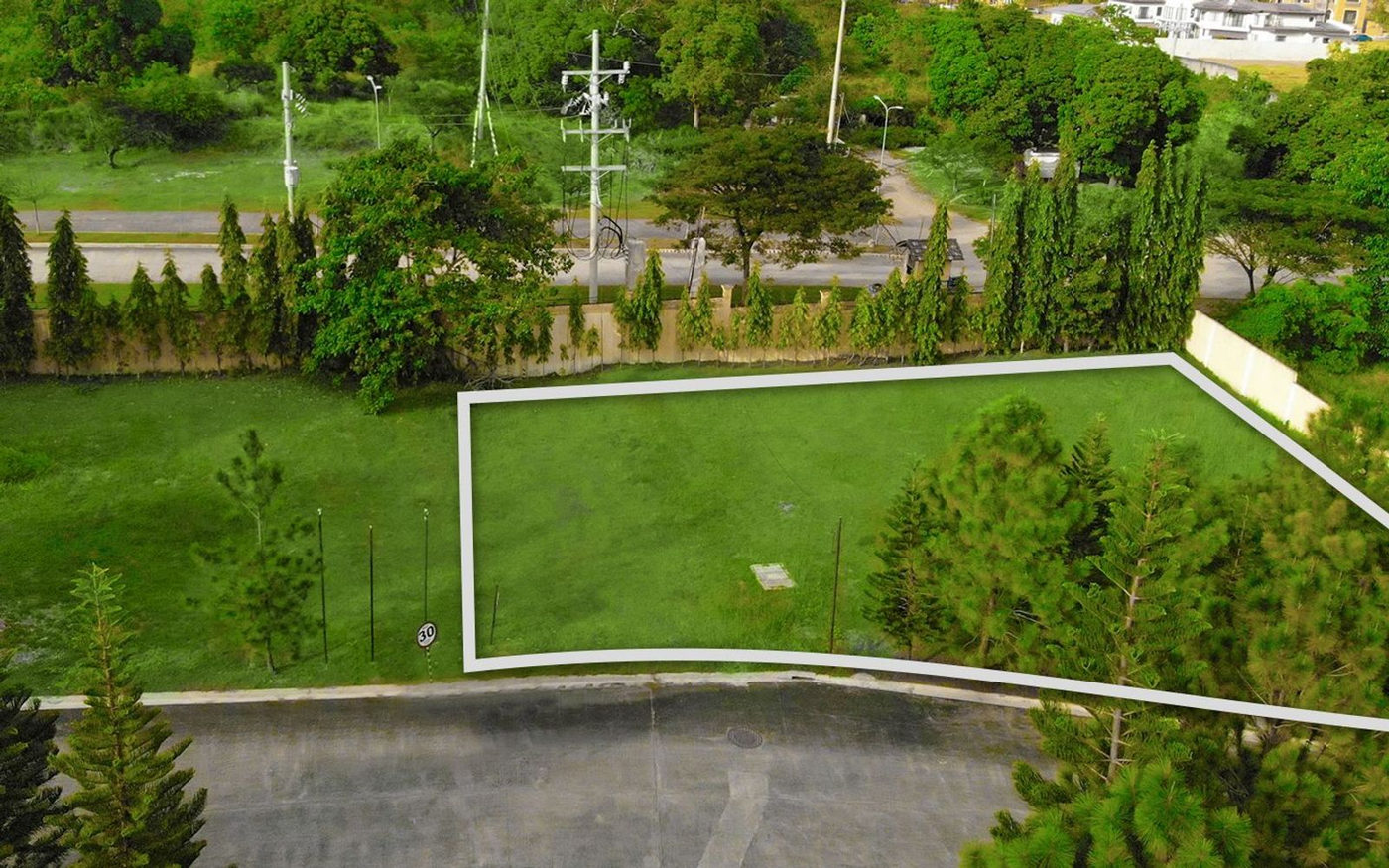 1,143 SQM Lot for Sale in Portofino South, Poblacion, Muntinlupa, Metro Manila