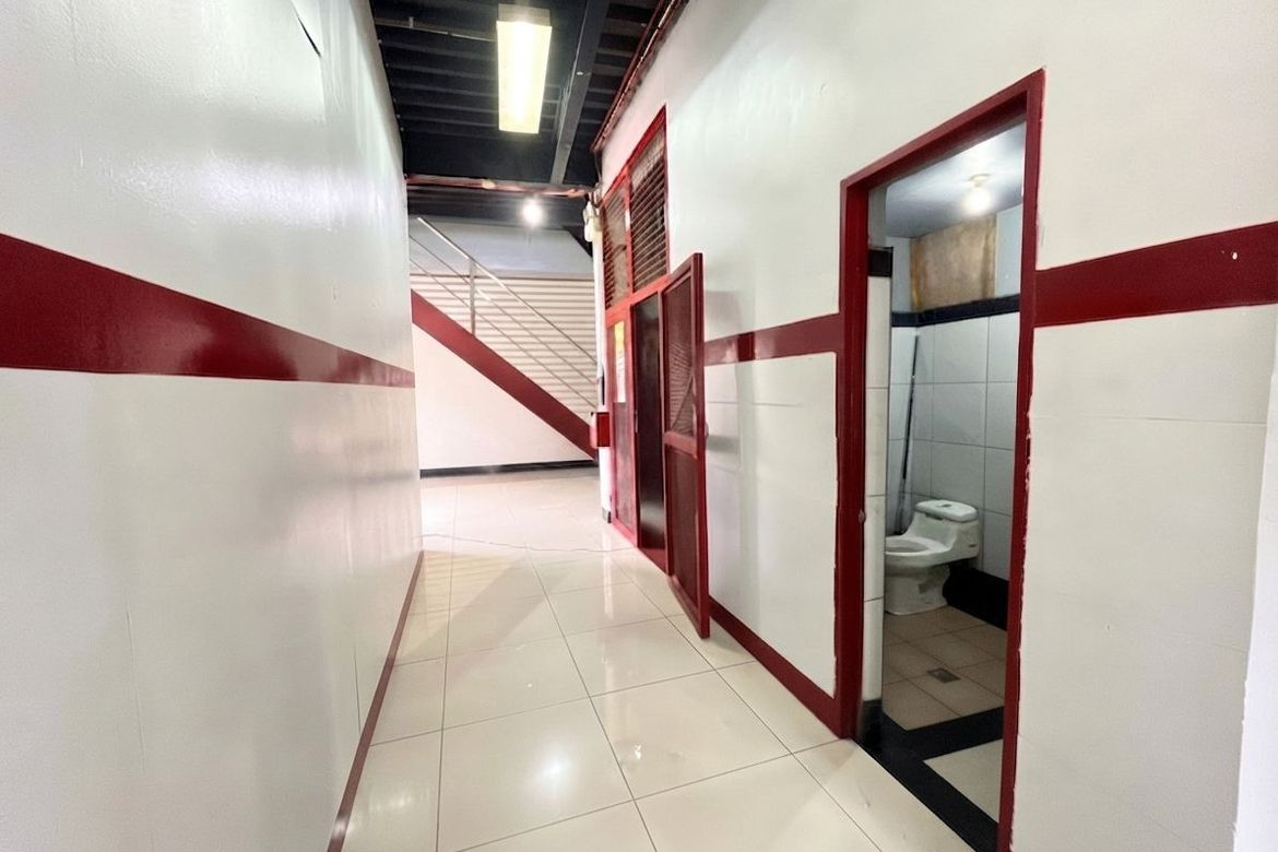 1 Bedroom Commercial for Sale in Guadalupe Viejo, Makati City near MRT-3 Guadalupe – photo 6