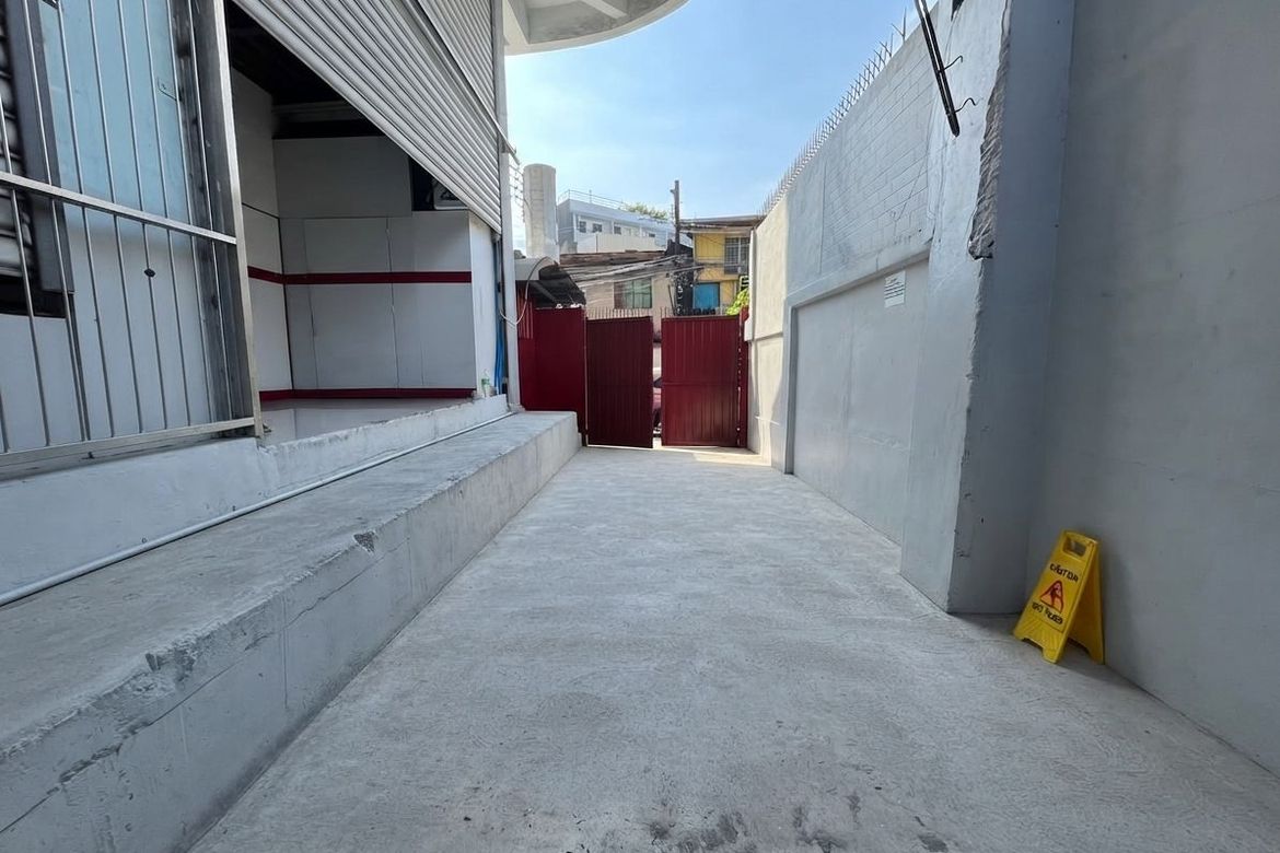 1 Bedroom Commercial for Sale in Guadalupe Viejo, Makati City near MRT-3 Guadalupe – photo 10