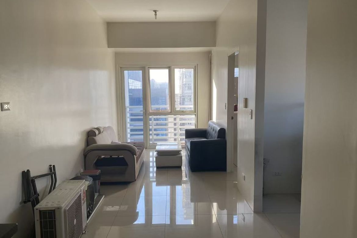 1 Bedroom Condo for Sale in 100 West, Pio Del Pilar, Makati City