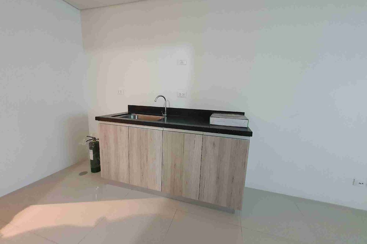 1 Bedroom Condo for Sale in 100 West, Pio Del Pilar, Makati City – photo 5