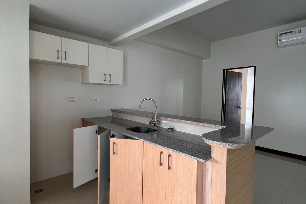 1 Bedroom Condo for Sale in Greenbelt Hamilton, San Lorenzo, Makati City – photo 3