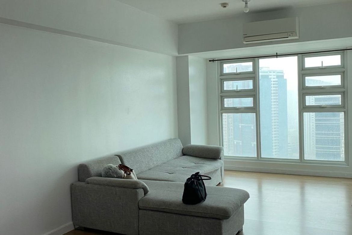 1 Bedroom Condo for Sale in Kroma Tower, San Lorenzo, Makati City