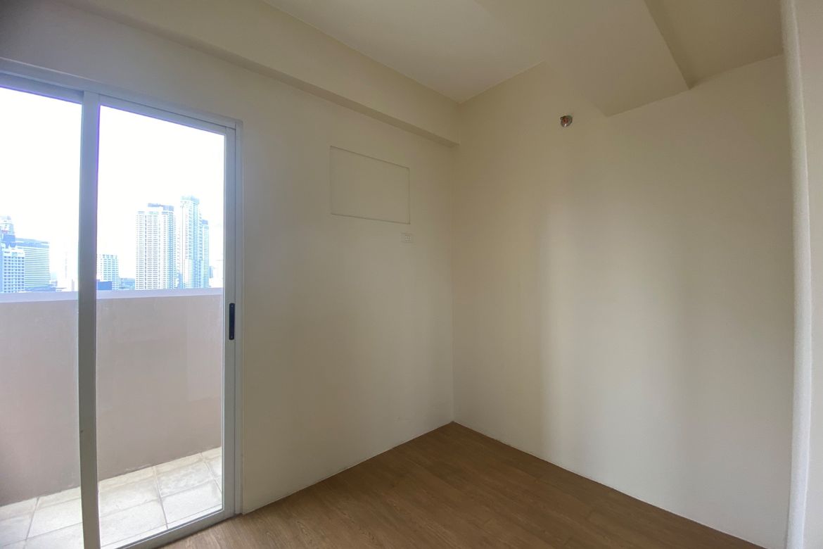 1 Bedroom Condo for Sale in Laureano di Trevi Tower, Pio Del Pilar, Makati City near MRT-3 Magallanes – photo 13