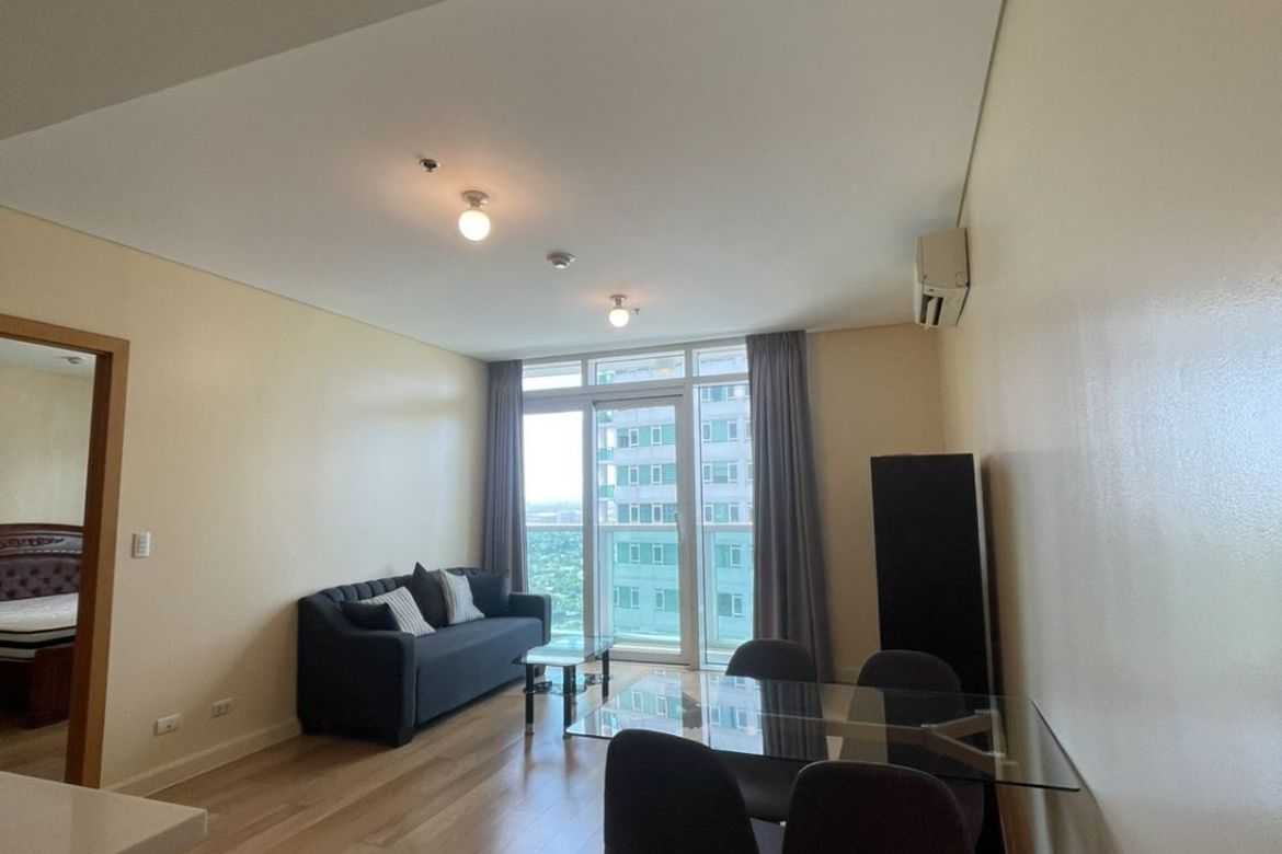 1 Bedroom Condo for Sale in Park Terraces, San Lorenzo, Makati City near MRT-3 Ayala – photo 8