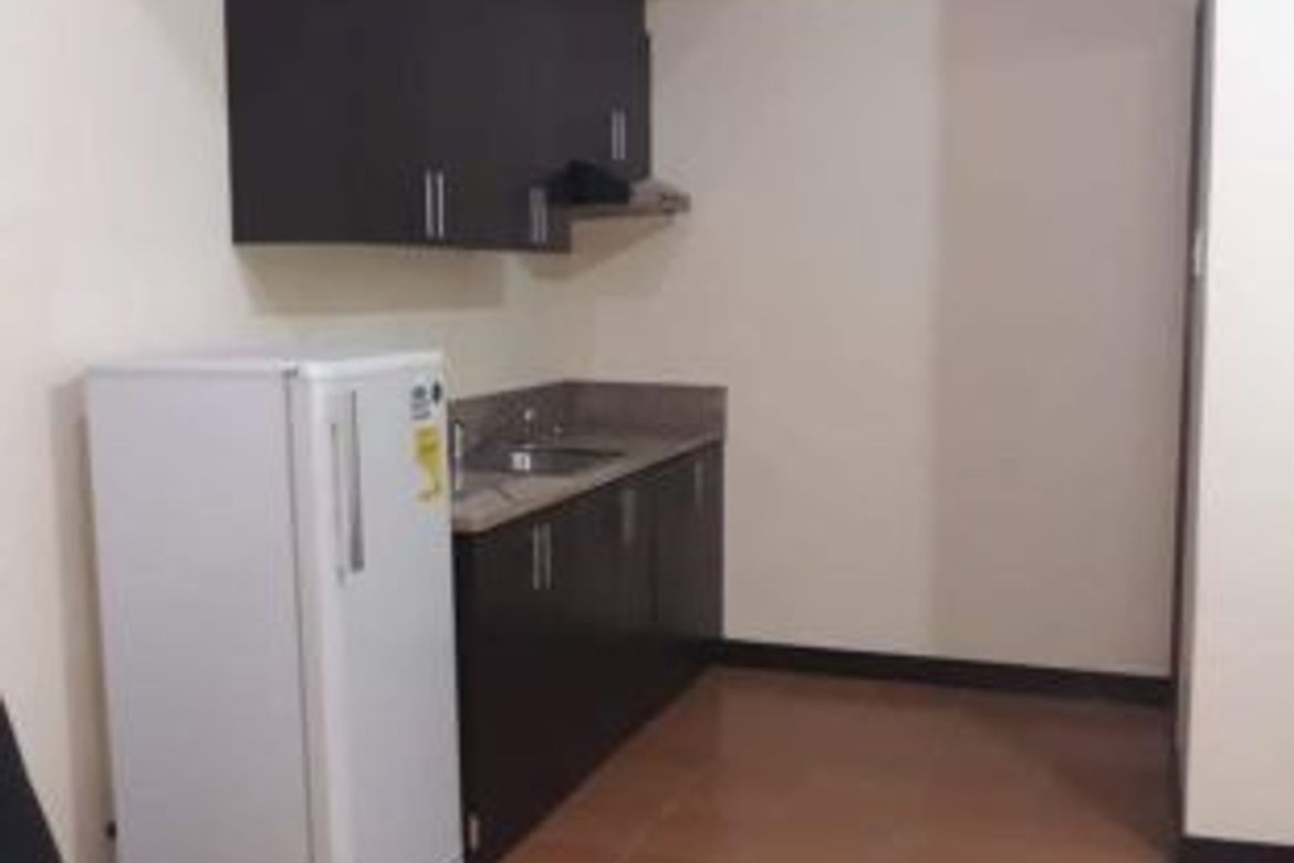 1 Bedroom Condo for Sale in San Lorenzo Place, Bangkal, Makati City near MRT-3 Magallanes – photo 5