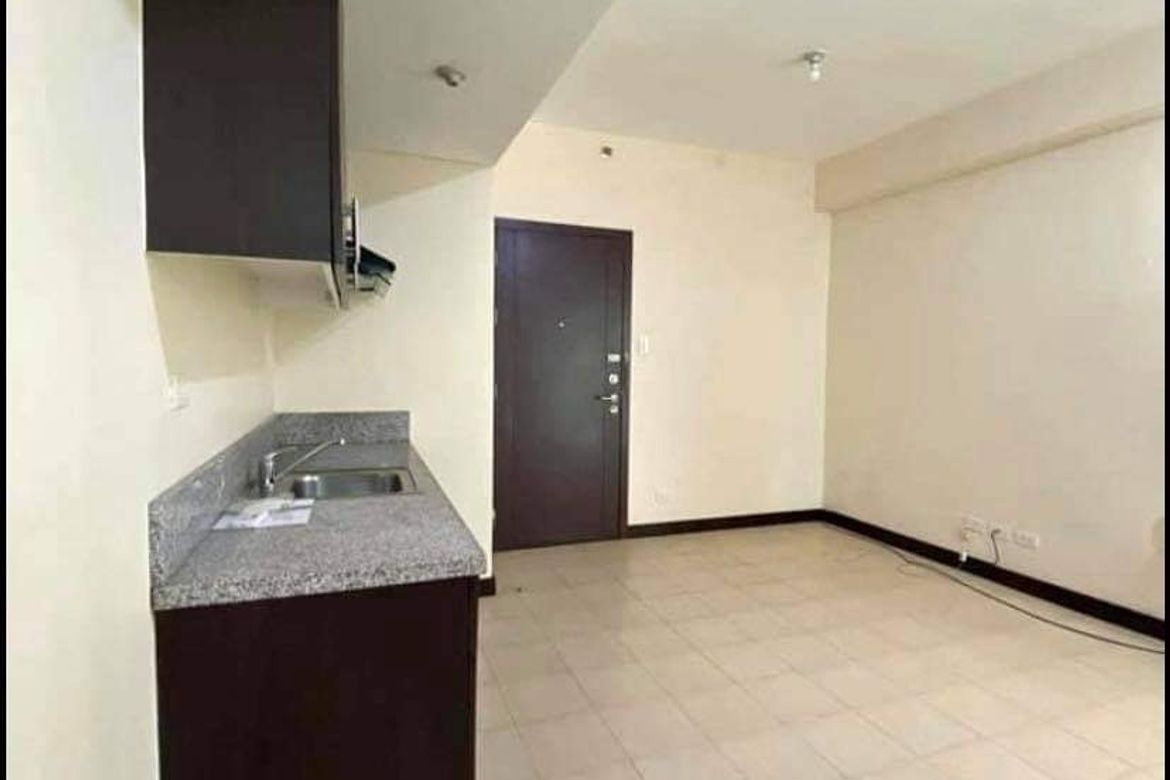1 Bedroom Condo for Sale in San Lorenzo Place, Bangkal, Makati City near MRT-3 Magallanes – photo 13