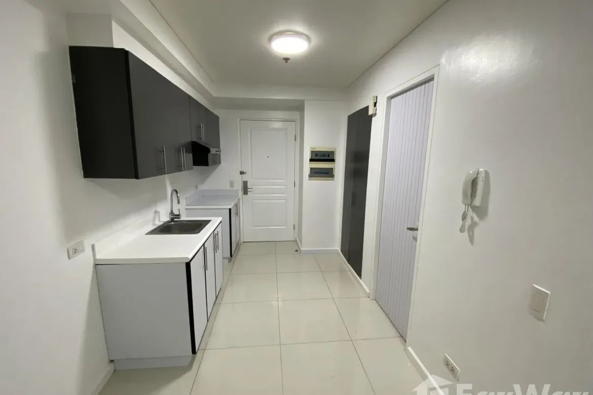 1 Bedroom Condo for Sale in Senta, San Lorenzo, Makati City