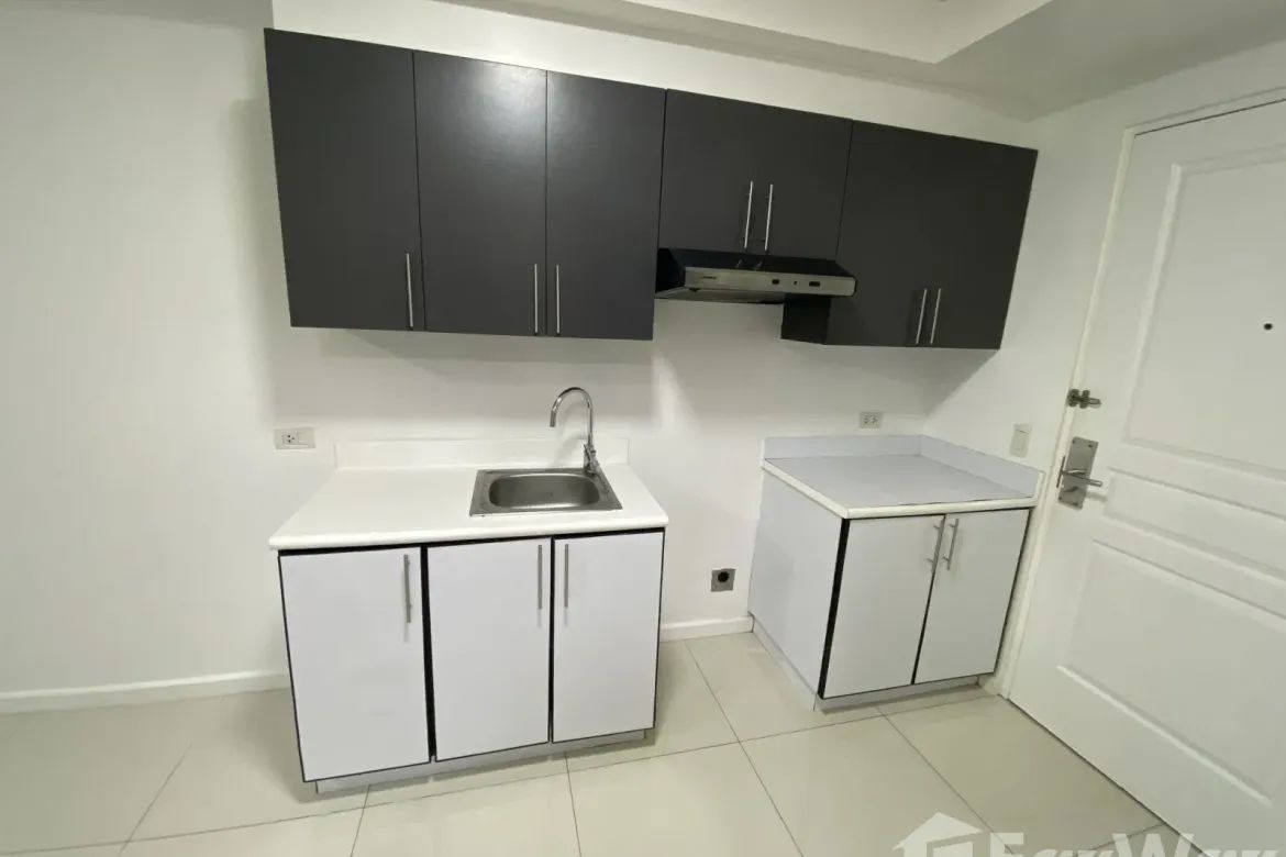 1 Bedroom Condo for Sale in Senta, San Lorenzo, Makati City – photo 2