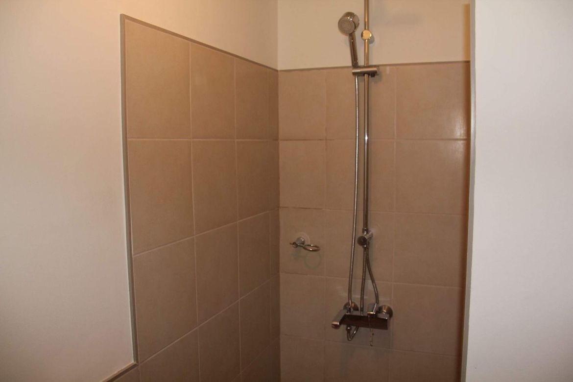 1 Bedroom Condo for Sale in Senta, San Lorenzo, Makati City – photo 7