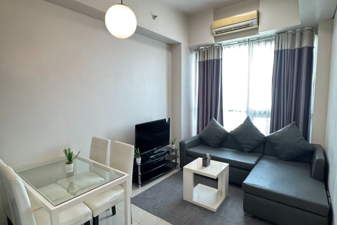 1 Bedroom Condo for Sale in The Beacon, Bangkal, Makati City near MRT-3 Magallanes