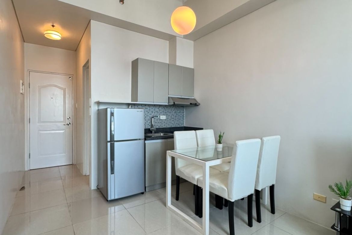 1 Bedroom Condo for Sale in The Beacon, Bangkal, Makati City near MRT-3 Magallanes – photo 2