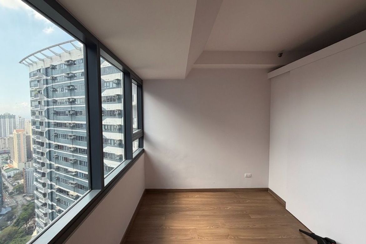 1 Bedroom Condo for Sale in The Rise Makati By Shangrila, San Antonio, Makati City