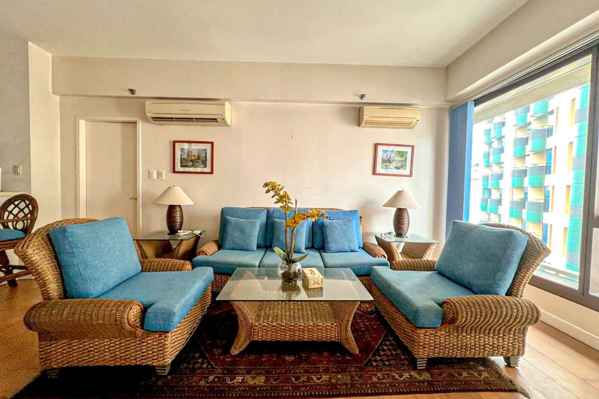 1 Bedroom Condo for Sale in THE SHANG GRAND TOWER, San Lorenzo, Makati City near MRT-3 Ayala