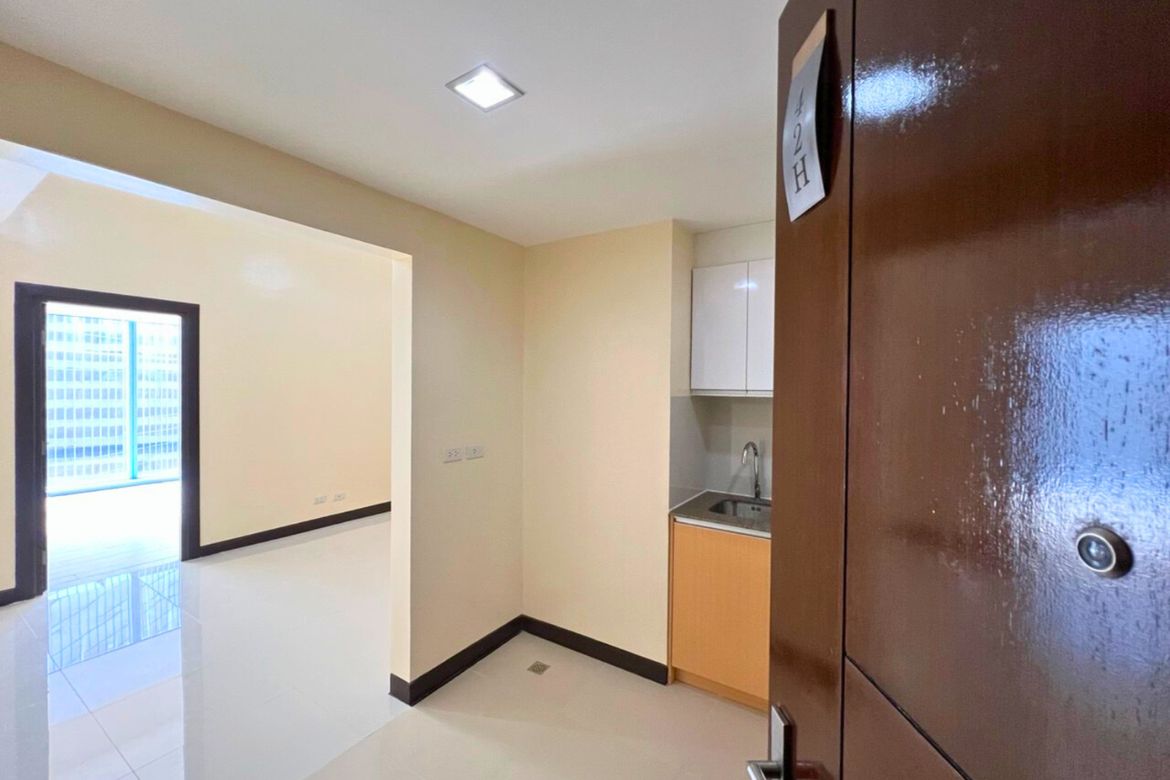 1 Bedroom Condo for Sale in Three Central, Bel-Air, Makati City
