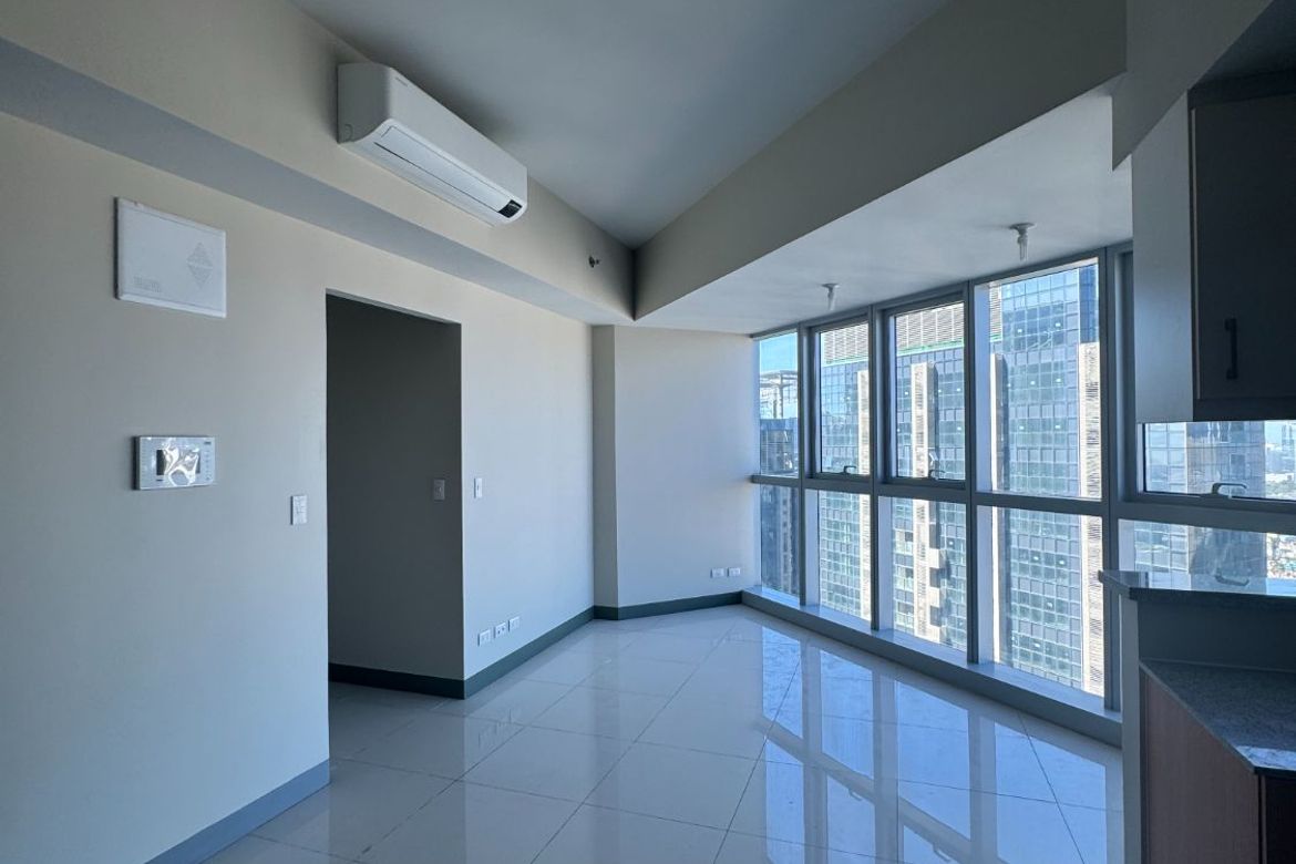 1 Bedroom Condo for Sale in Uptown Parksuites, BGC, Taguig