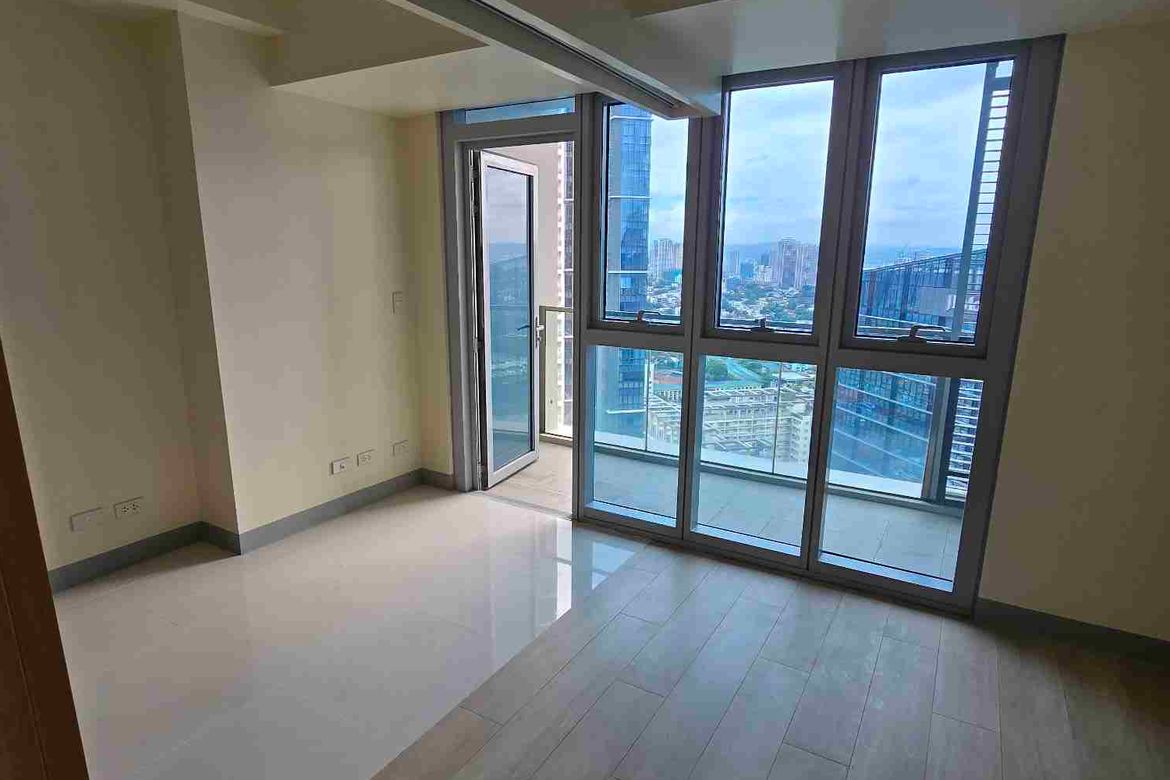 1 Bedroom Condo for Sale in Uptown Parksuites, BGC, Taguig