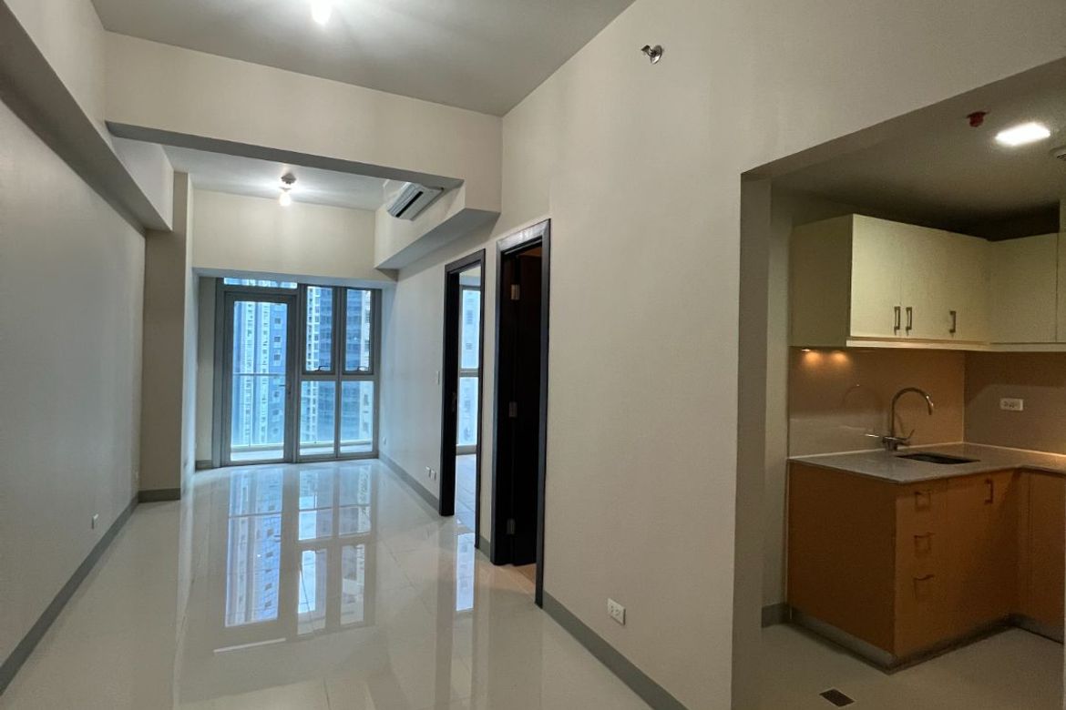 1 Bedroom Condo for Sale in Uptown Parksuites, BGC, Taguig