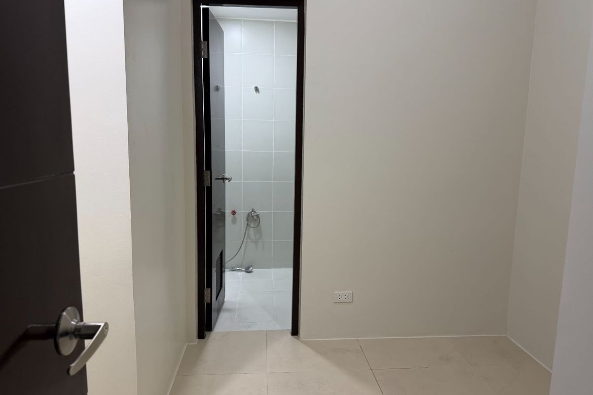 2 Bedroom Condo for Sale in BGC, Taguig – photo 10