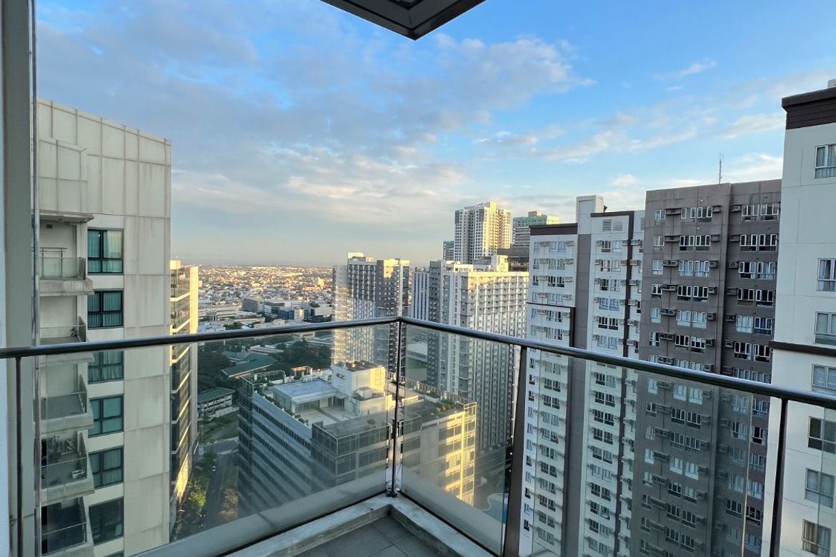 2 Bedroom Condo for Sale in BGC, Taguig