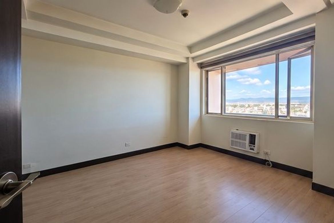 2 Bedroom Condo for Sale in BGC, Taguig – photo 5