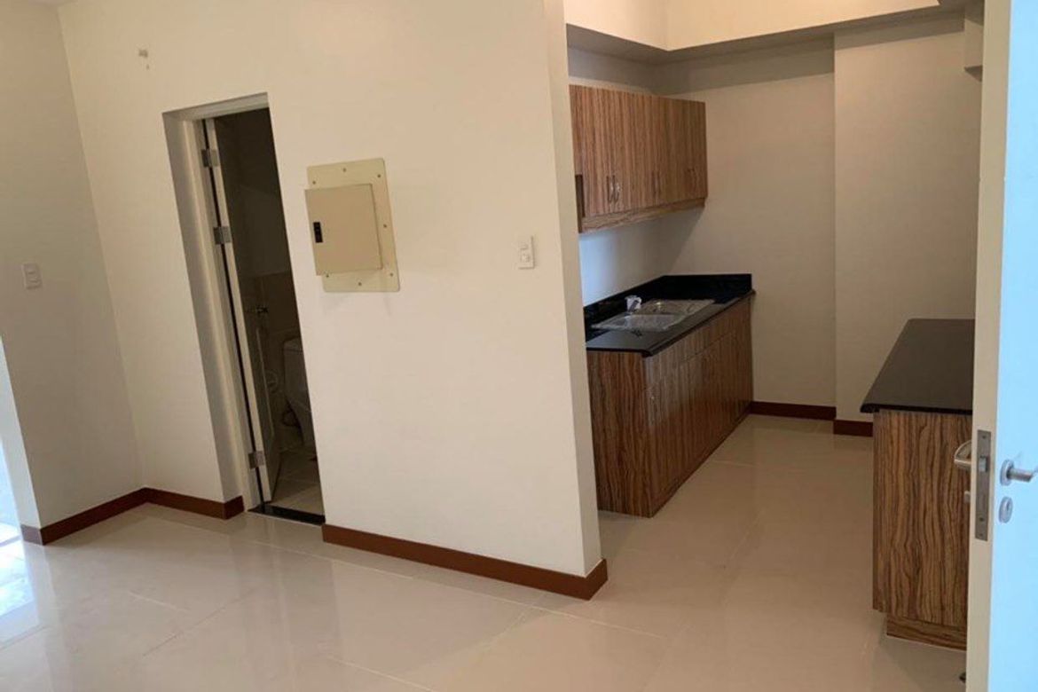2 Bedroom Condo for Sale in Brio Tower, Guadalupe Viejo, Makati City near MRT-3 Guadalupe – photo 15