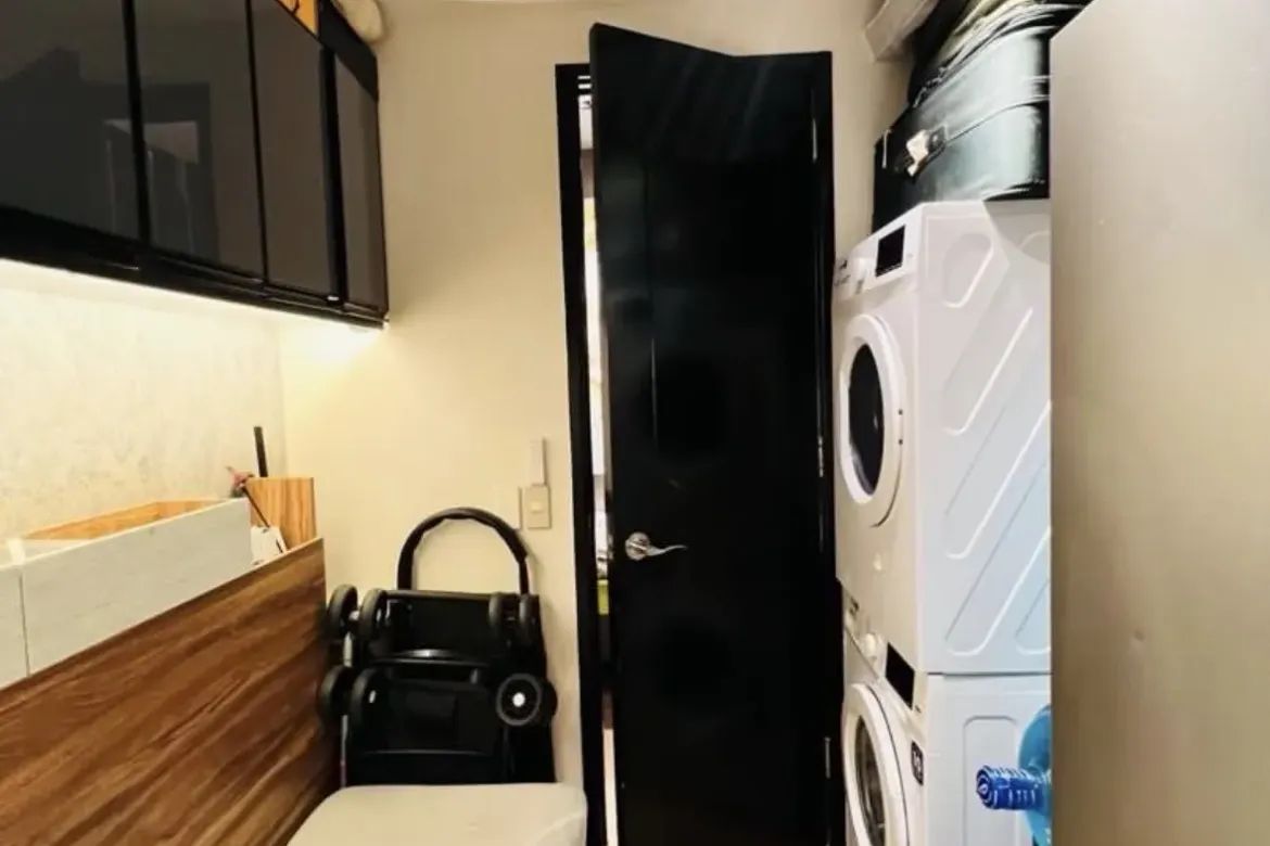 2 Bedroom Condo for Sale in Fairways Tower, BGC, Taguig – photo 16