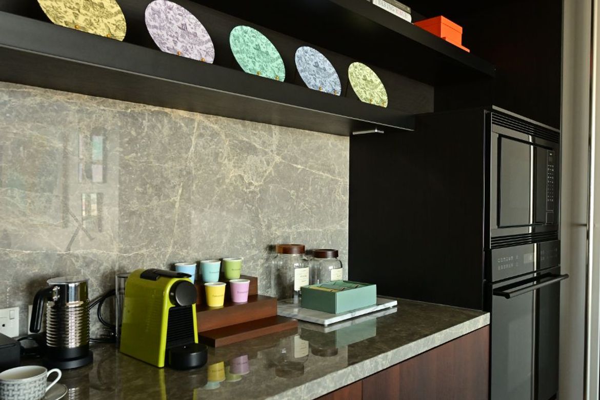 2 Bedroom Condo for Sale in Garden Towers, San Lorenzo, Makati City near MRT-3 Ayala – photo 3