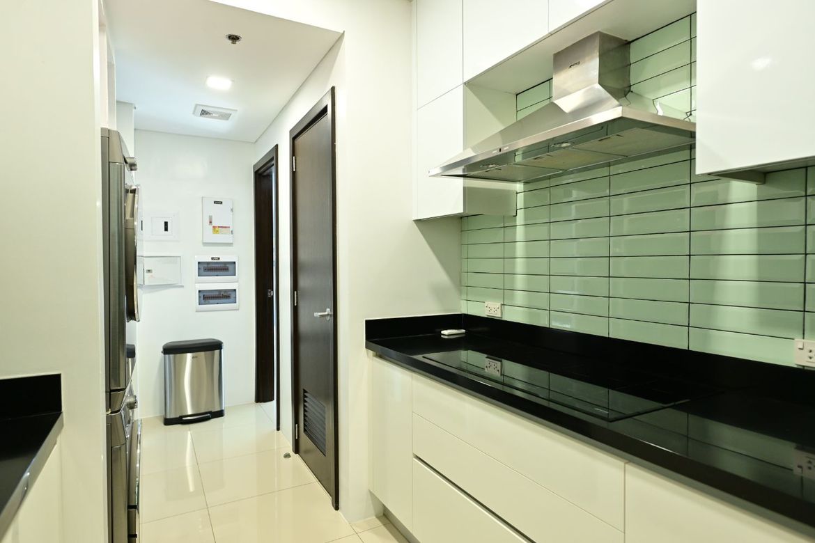 2 Bedroom Condo for Sale in Garden Towers, San Lorenzo, Makati City near MRT-3 Ayala – photo 4