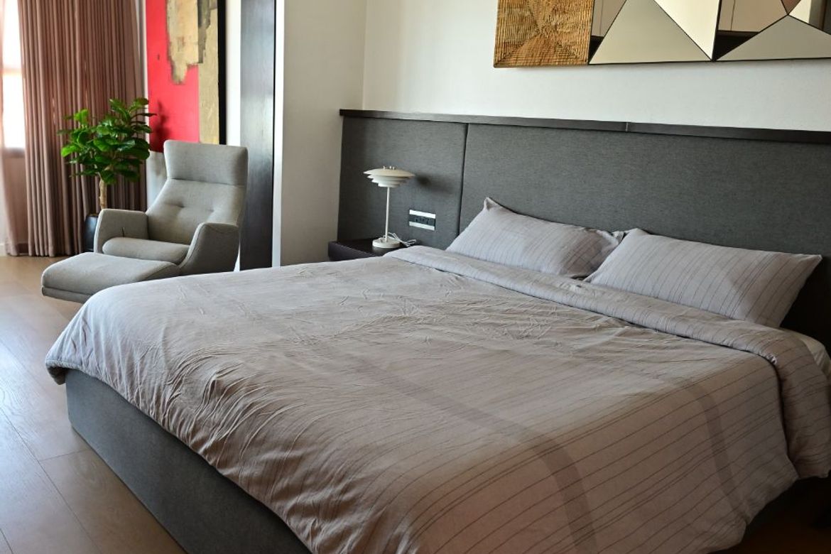 2 Bedroom Condo for Sale in Garden Towers, San Lorenzo, Makati City near MRT-3 Ayala – photo 6