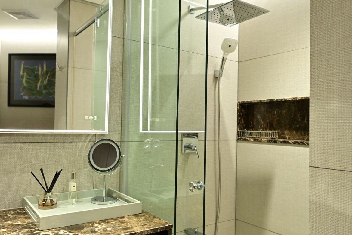 2 Bedroom Condo for Sale in Garden Towers, San Lorenzo, Makati City near MRT-3 Ayala – photo 8