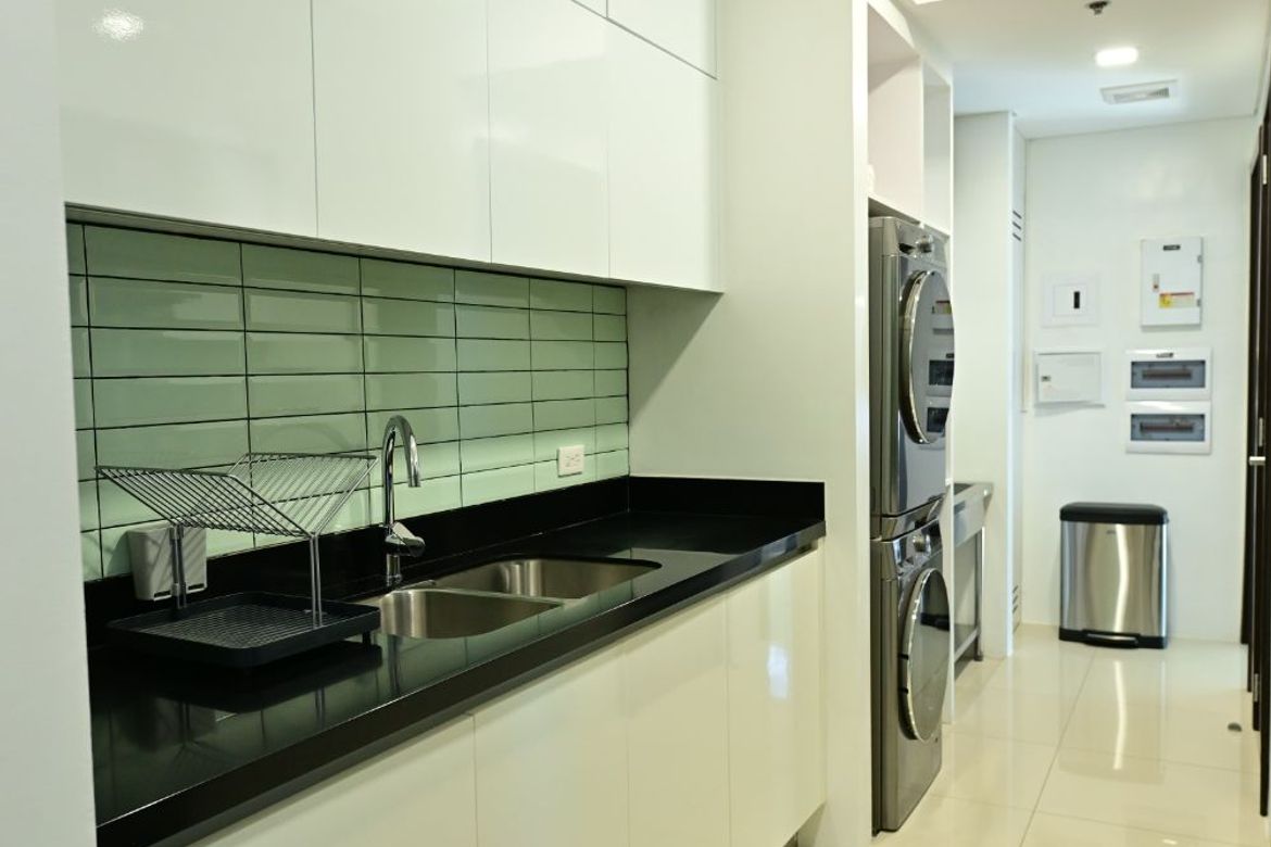 2 Bedroom Condo for Sale in Garden Towers, San Lorenzo, Makati City near MRT-3 Ayala – photo 13
