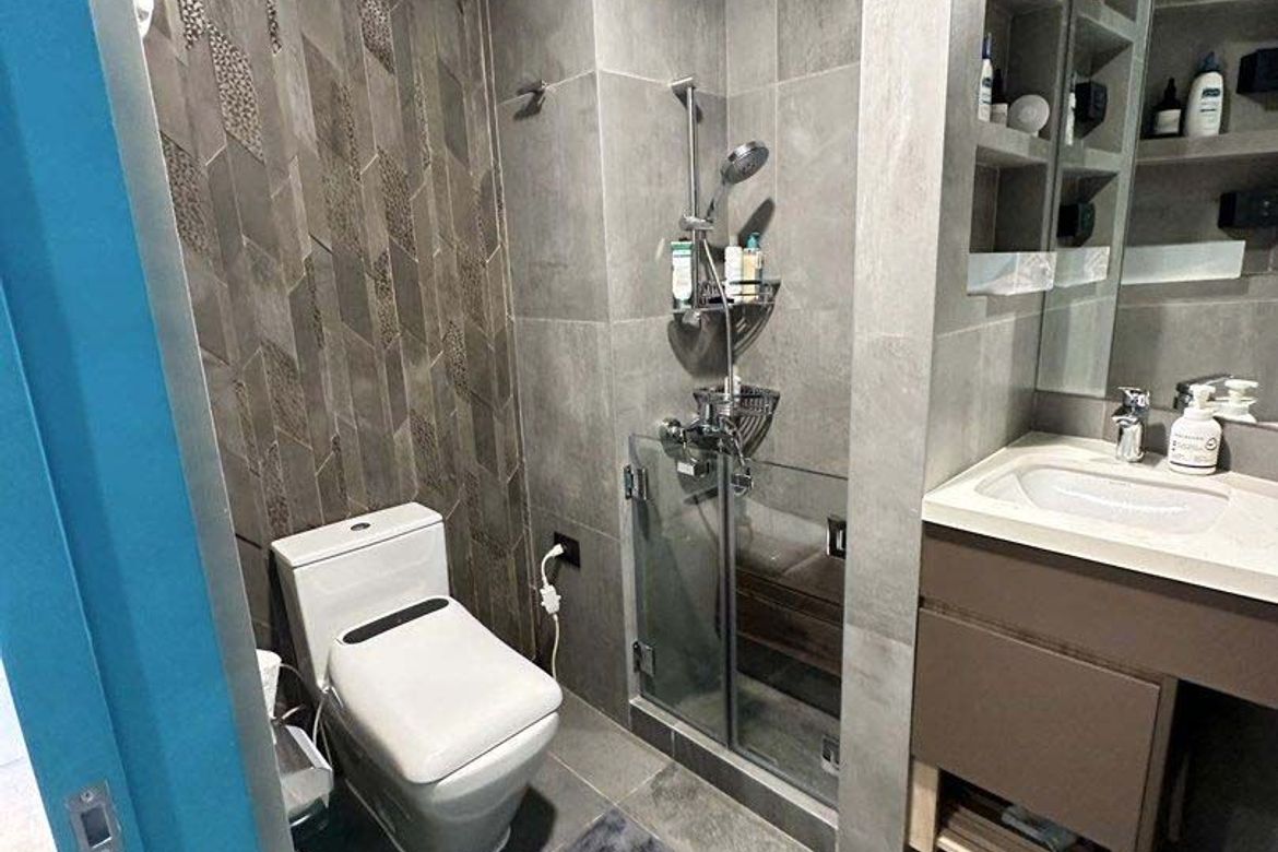 2 Bedroom Condo for Sale in Garden Towers, San Lorenzo, Makati City near MRT-3 Ayala – photo 7