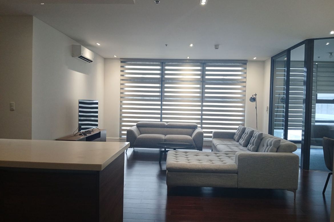 2 Bedroom Condo for Sale in Garden Towers, San Lorenzo, Makati City near MRT-3 Ayala