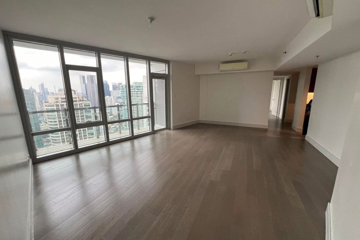 2 Bedroom Condo for Sale in Guadalupe Viejo, Makati City near MRT-3 Guadalupe