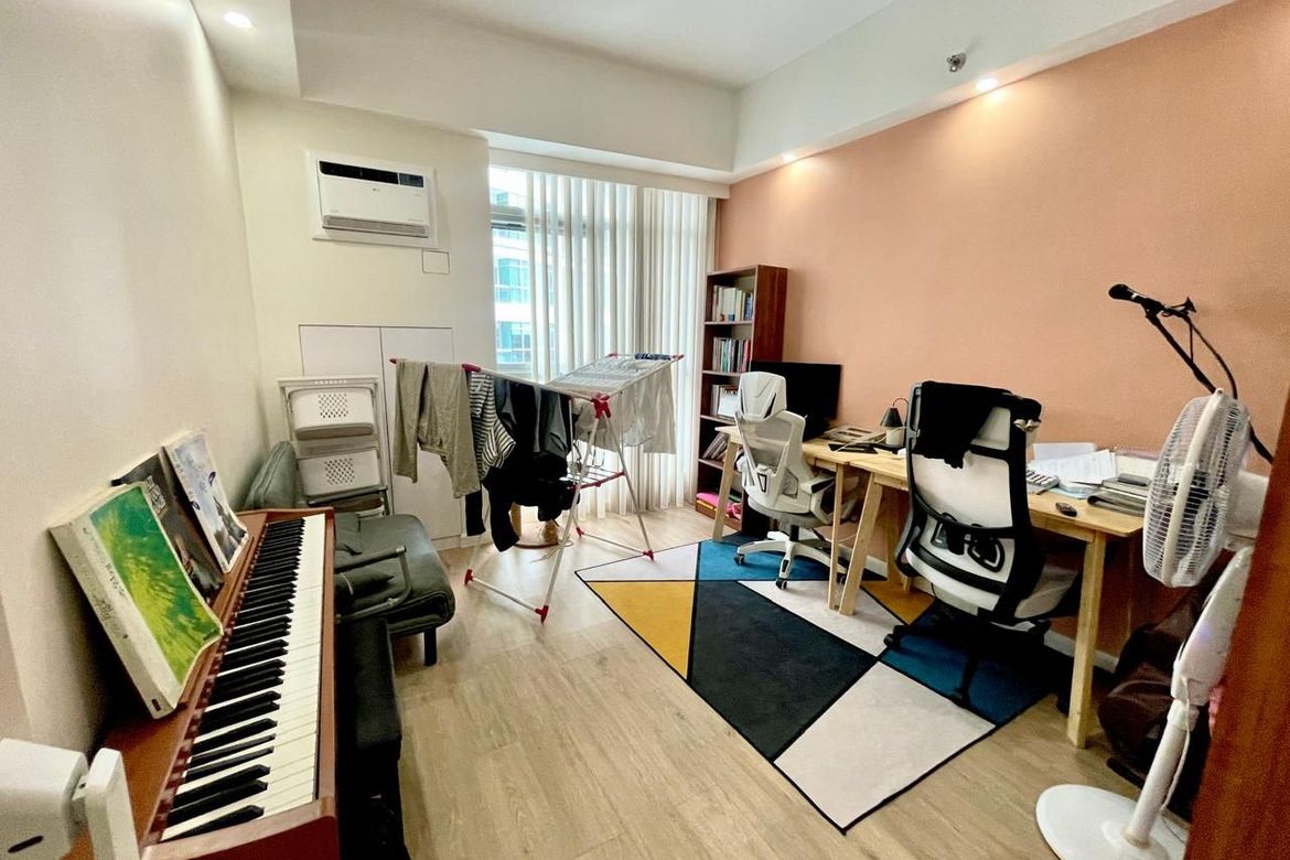 2 Bedroom Condo for Sale in Kensington Place, BGC, Taguig near MRT-3 Buendia
