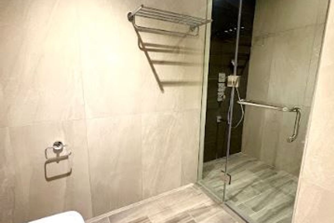 2 Bedroom Condo for Sale in Park Central Towers, Urdaneta, Makati City near MRT-3 Ayala – photo 9