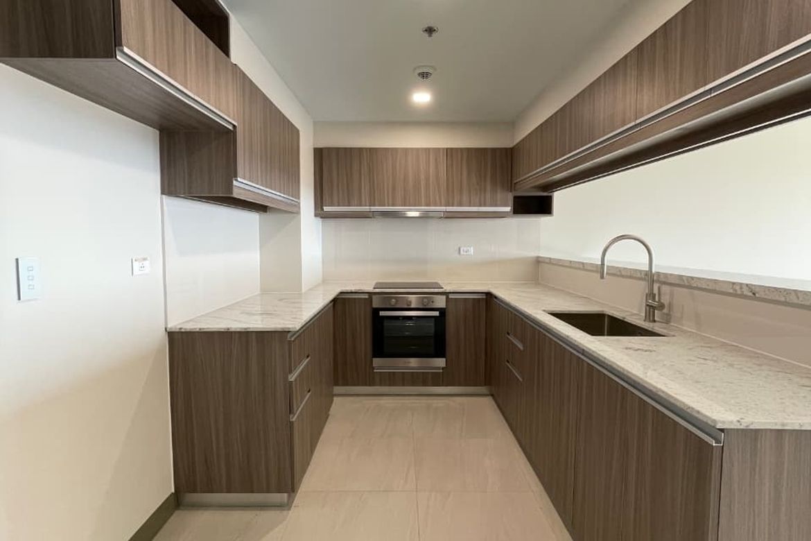 2 Bedroom Condo for Sale in Park McKinley West, BGC, Taguig