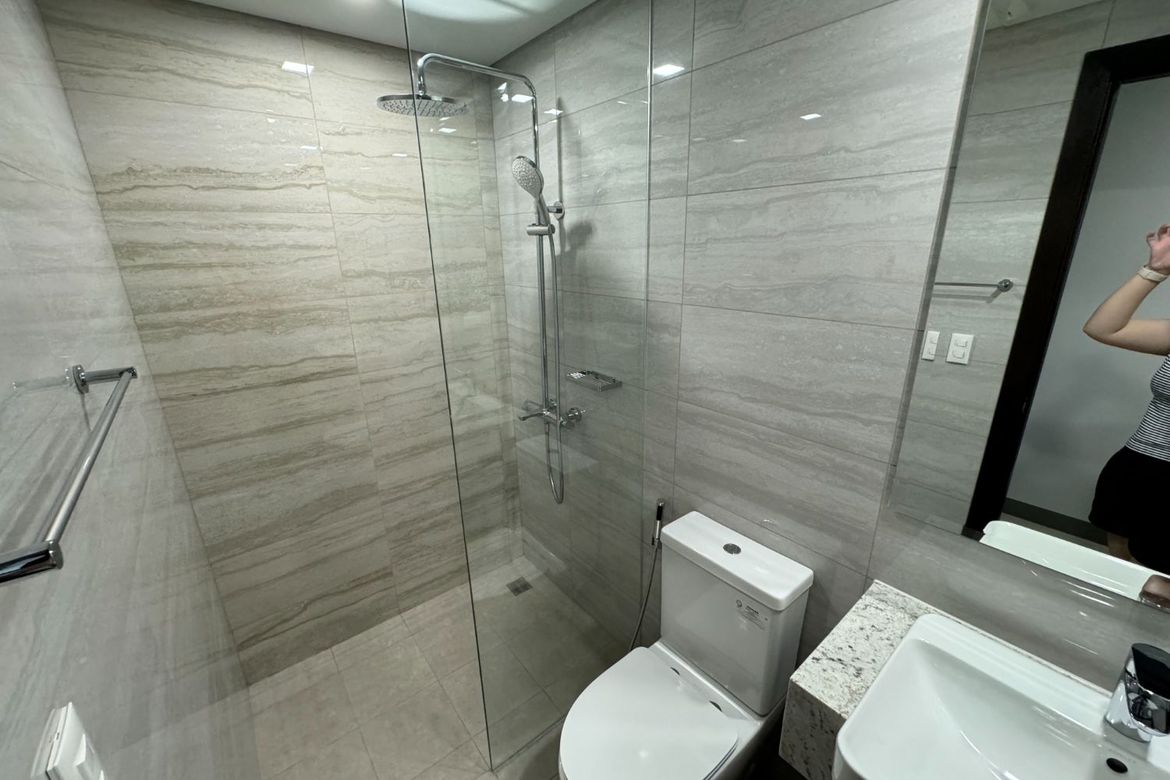2 Bedroom Condo for Sale in Park McKinley West, BGC, Taguig – photo 9