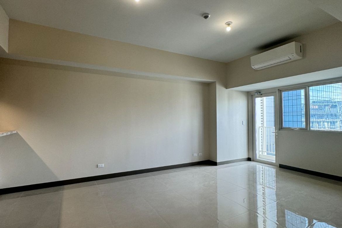2 Bedroom Condo for Sale in Park McKinley West, BGC, Taguig