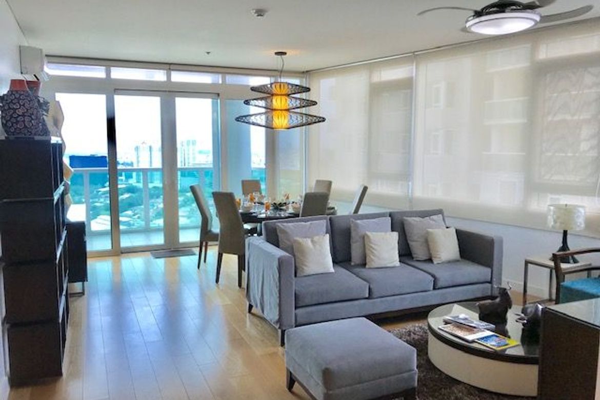 2 Bedroom Condo for Sale in Park Terraces, San Lorenzo, Makati City near MRT-3 Ayala – photo 3