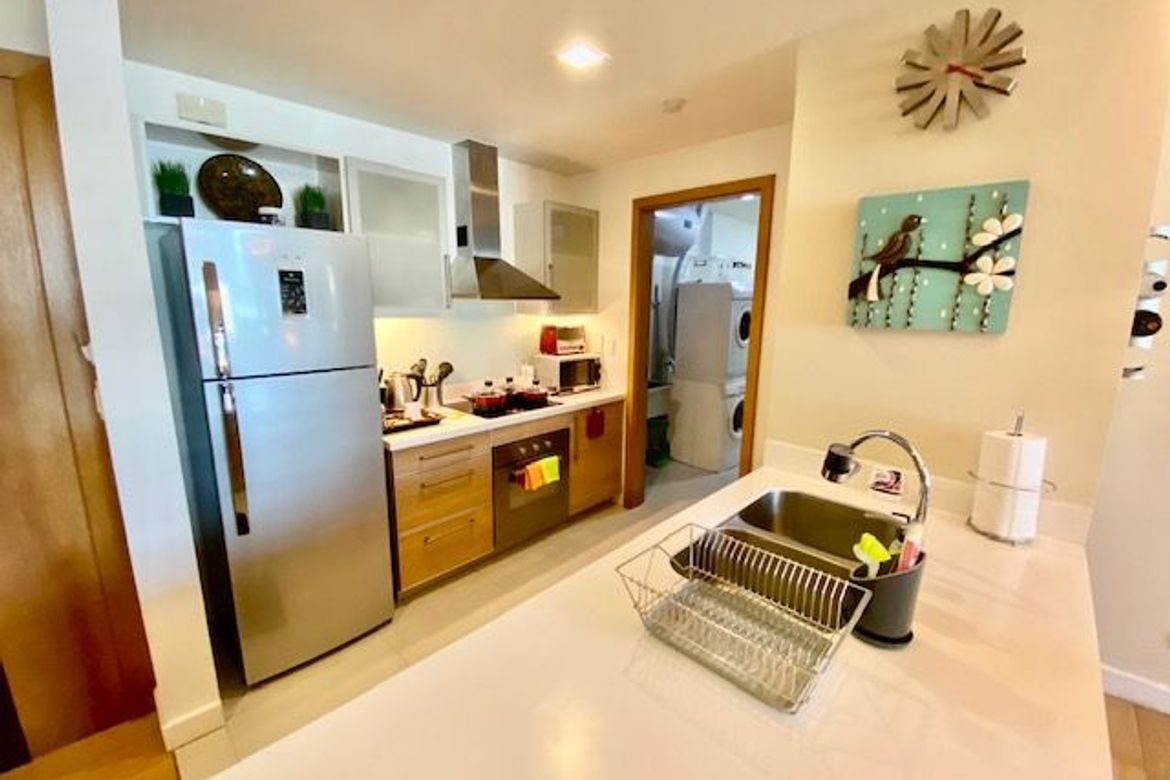 2 Bedroom Condo for Sale in Park Terraces, San Lorenzo, Makati City near MRT-3 Ayala – photo 6