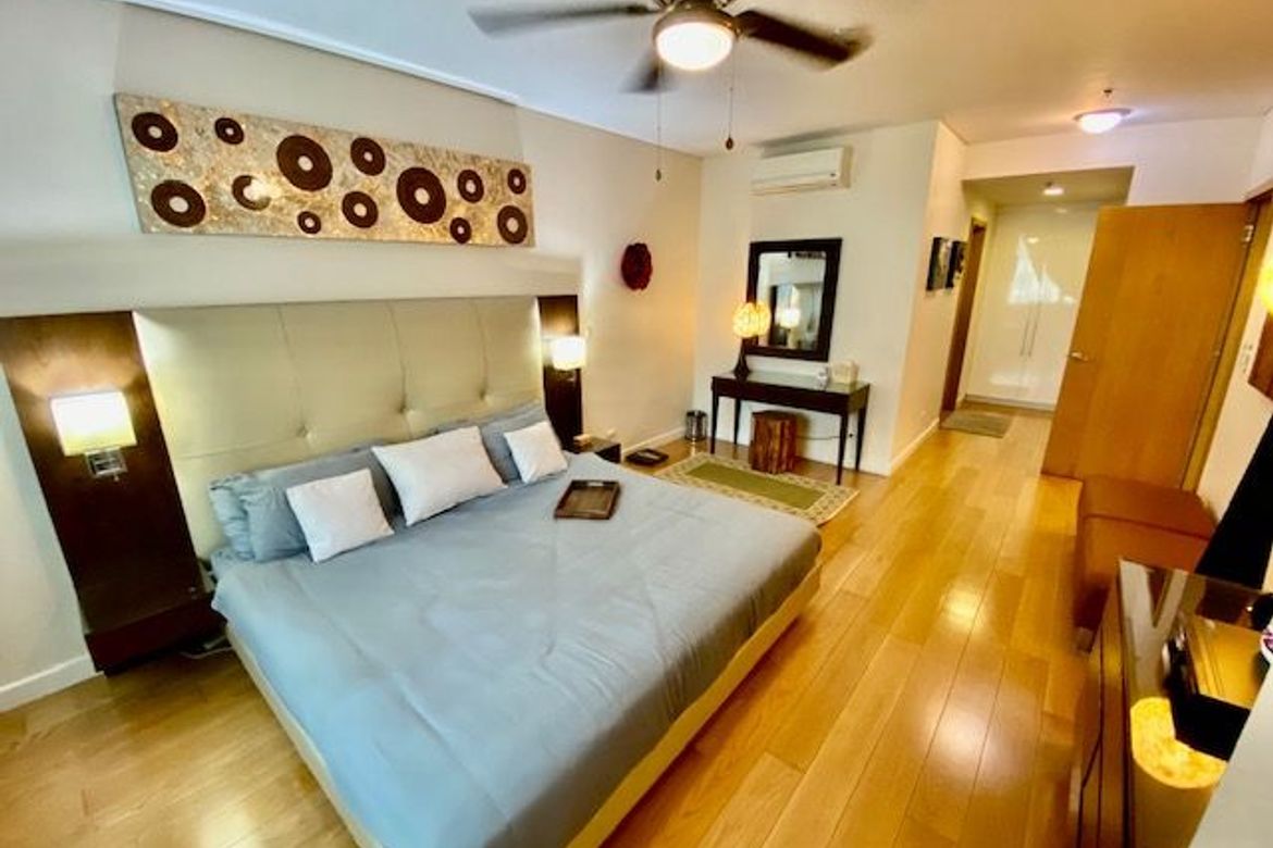 2 Bedroom Condo for Sale in Park Terraces, San Lorenzo, Makati City near MRT-3 Ayala – photo 12