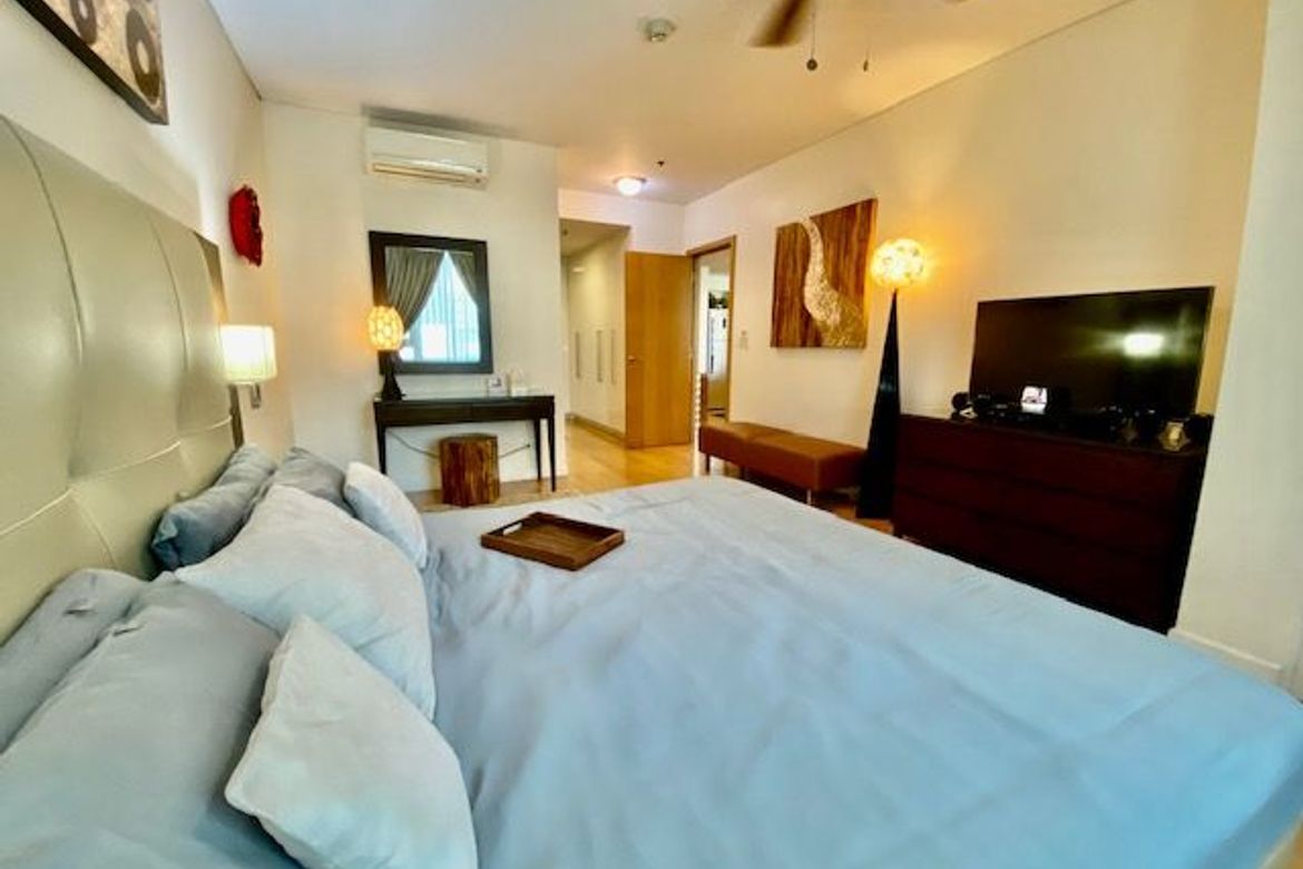 2 Bedroom Condo for Sale in Park Terraces, San Lorenzo, Makati City near MRT-3 Ayala – photo 13