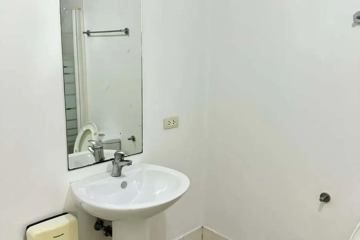 2 Bedroom Condo for Sale in South of Market, BGC, Taguig – photo 12