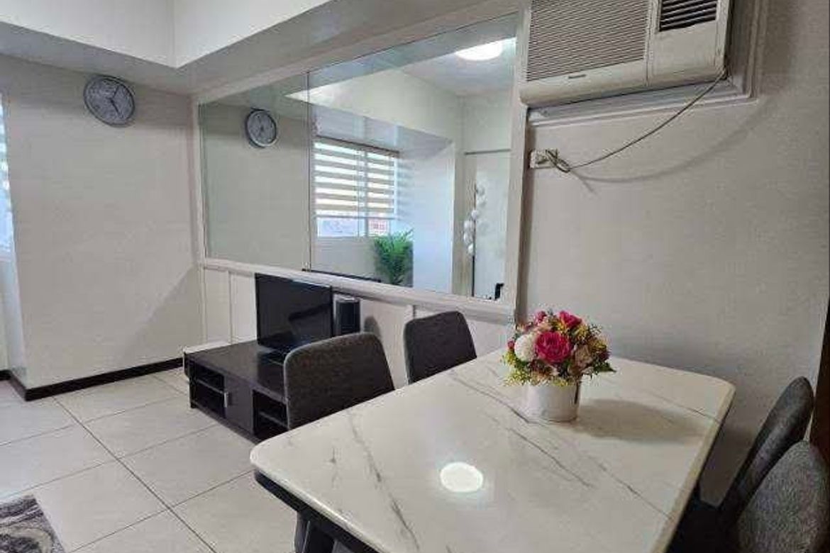 2 Bedroom Condo for Sale in The Columns At Legaspi Village, San Lorenzo, Makati City – photo 5