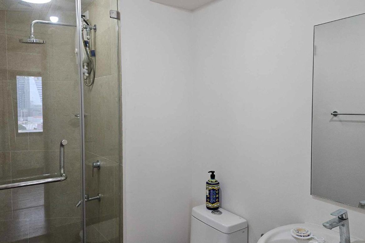 2 Bedroom Condo for Sale in The Rise Makati By Shangrila, San Antonio, Makati City – photo 4