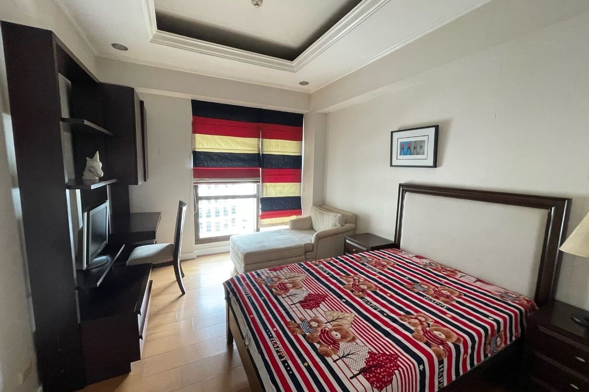 2 Bedroom Condo for Sale in THE SHANG GRAND TOWER, San Lorenzo, Makati City near MRT-3 Ayala – photo 2