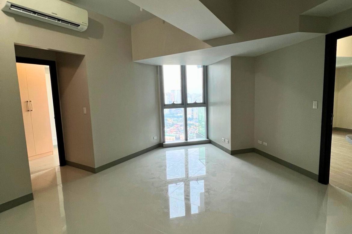 2 Bedroom Condo for Sale in Uptown Parksuites, BGC, Taguig – photo 3