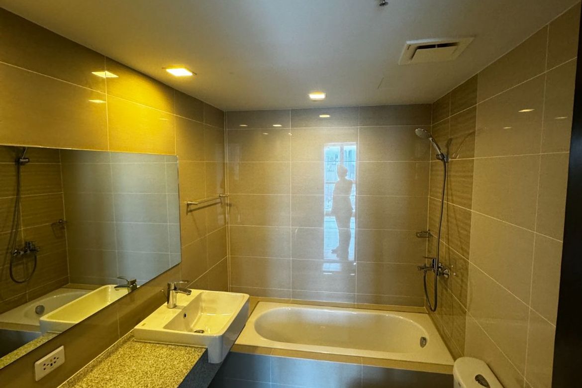 2 Bedroom Condo for Sale in Uptown Parksuites, BGC, Taguig – photo 8
